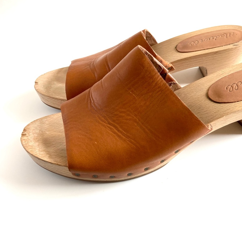 MADEWELL • The Evelyn Clog Slide Sandal in Burnished Caramel - Picture 10 of 16